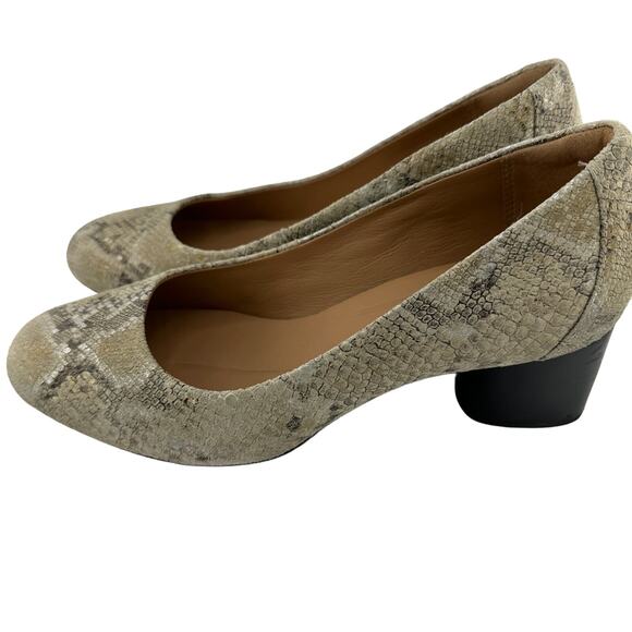 CLARKS Unstructured Cosmo Step Chunky Heel Pumps Natural Python Snake Size 7.5 - Picture 1 of 6